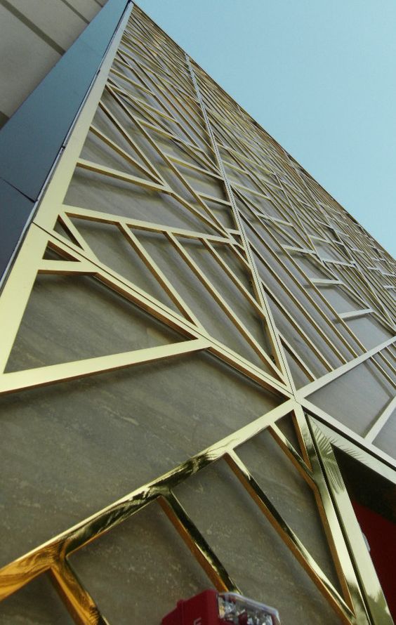фасад из травертина